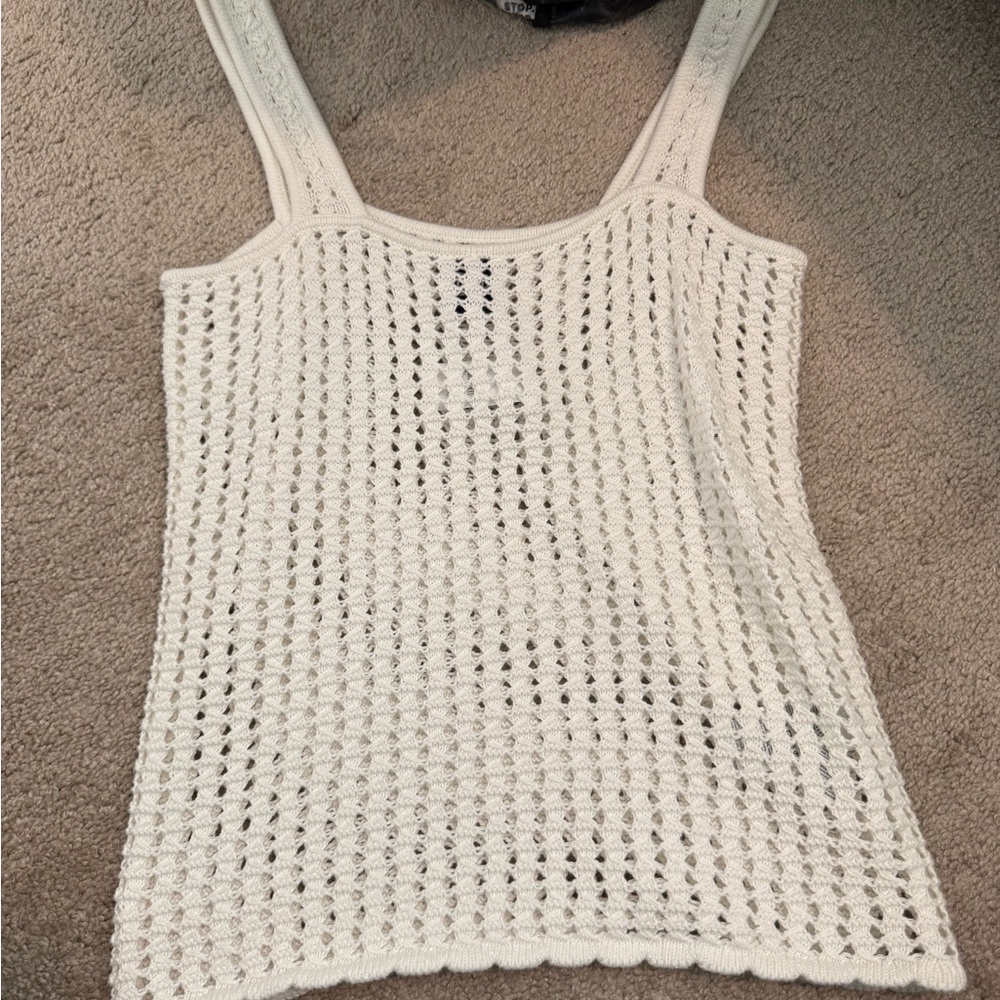 Gap crochet tank